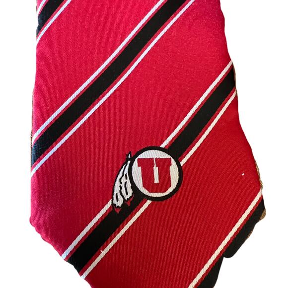 Eagles Wings Utah Utes Tie Vibrant Red and Black 3-1/2" x 57" - Picture 2 of 3